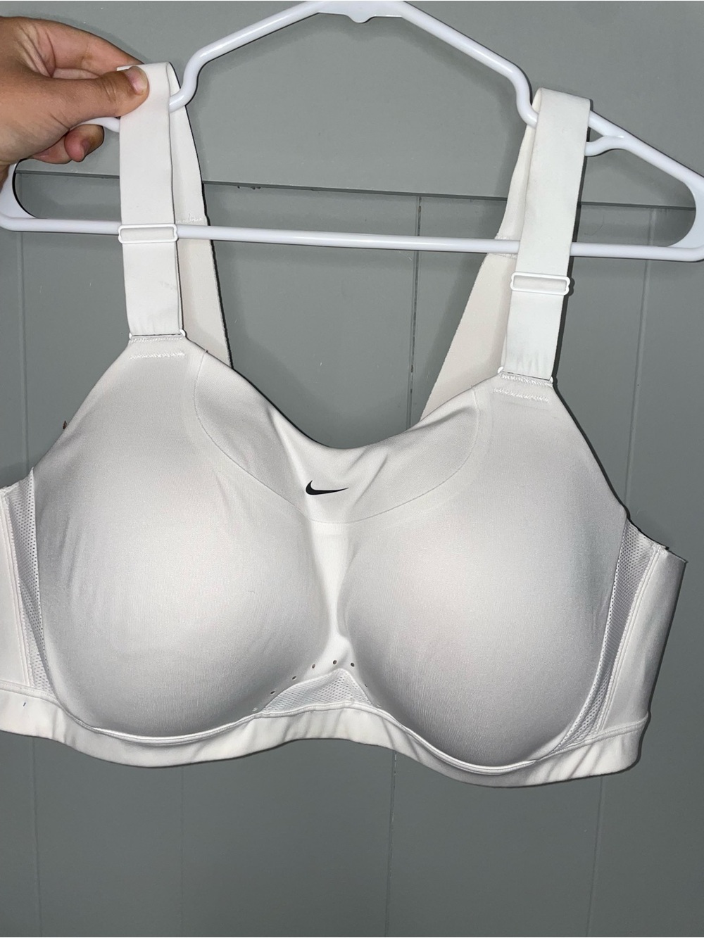 Nike Women's High-Support White Sports Bra clasp and adjustable straps